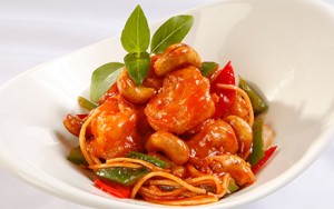 Tuyệt chiêu làm món cá chẽm lúc lắc hạt điều cực ngon